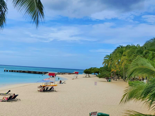 Doctor’s Cave Beach Montego Bay