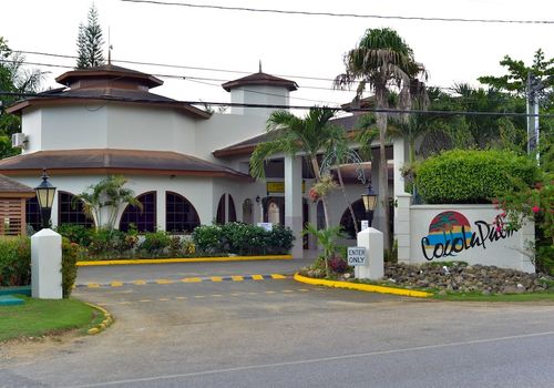 Official Montego Bay Airport taxi to Coco La Palm Negril