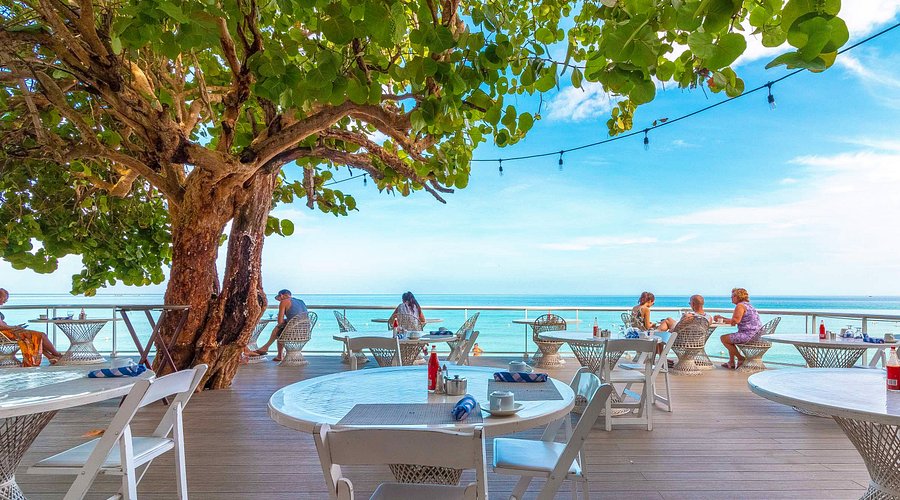 Official Montego Bay Airport taxi to Travellers Beach Resort Negril